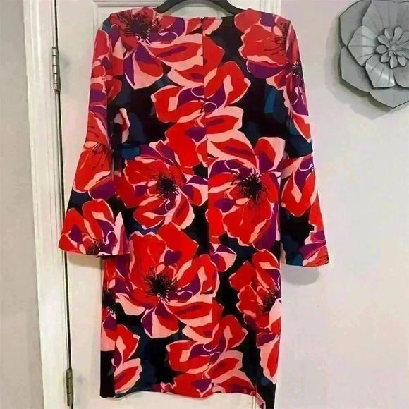 Trina Turk Women's Floral Bell Sleeve Dress Size S Multicolor Knee Length - Picture 9 of 9